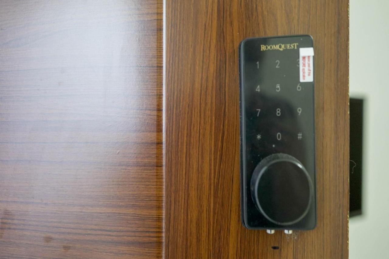 RoomQuest Suvarnabhumi Ladkrabang 42 Bangkok Bagian luar foto
