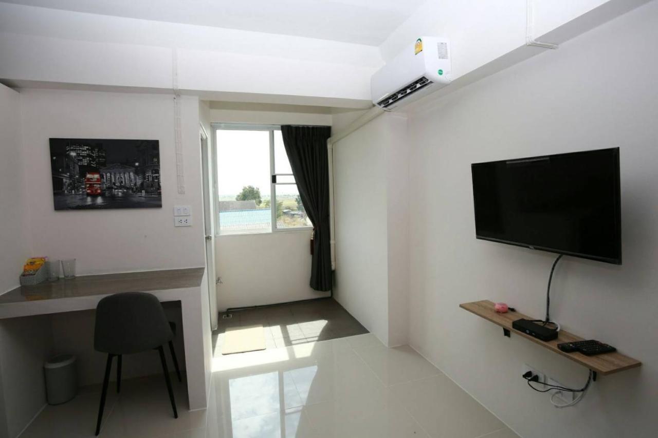RoomQuest Suvarnabhumi Ladkrabang 42 Bangkok Bagian luar foto